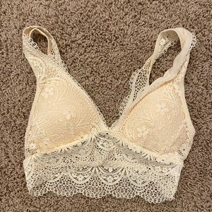 cream lace bralette from francesca’s (size small)